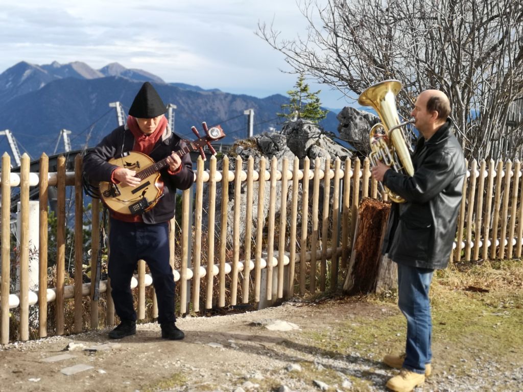 Bergjam-Trio Xiao He, Rainer, Seilbahn