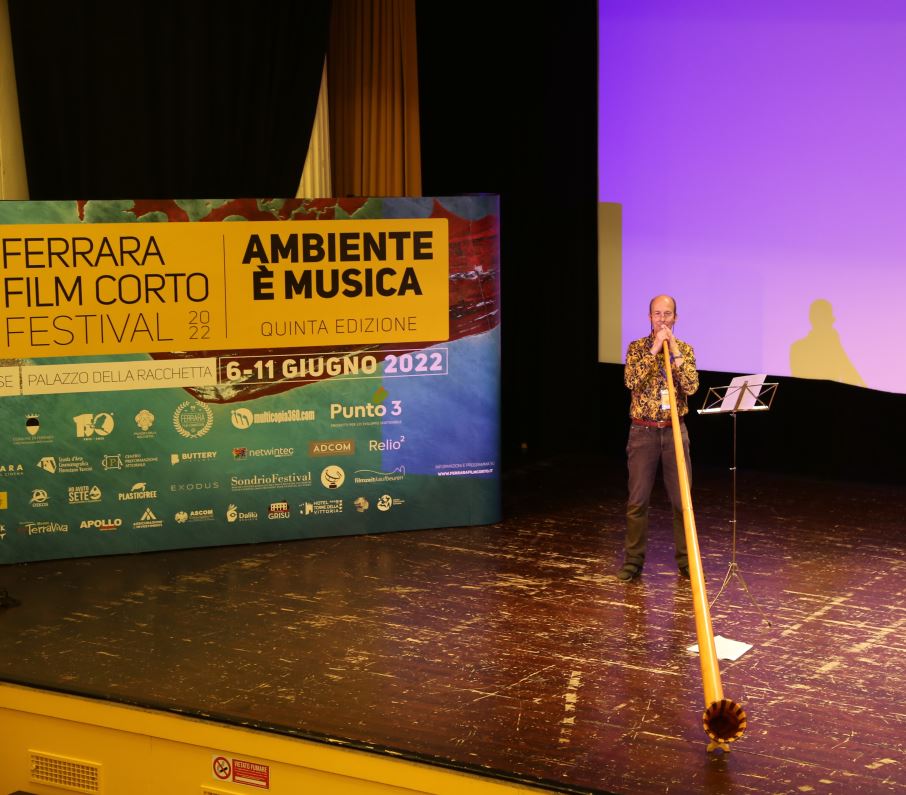Ferrara mit Alphorn