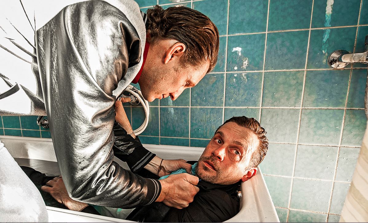 Falsche Siebziger Badewanne