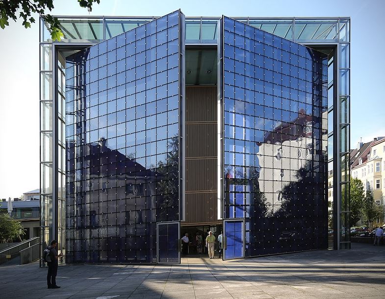 Herz-Jesu-Kirche, Foto von Michael Sch&ouml;nitzer